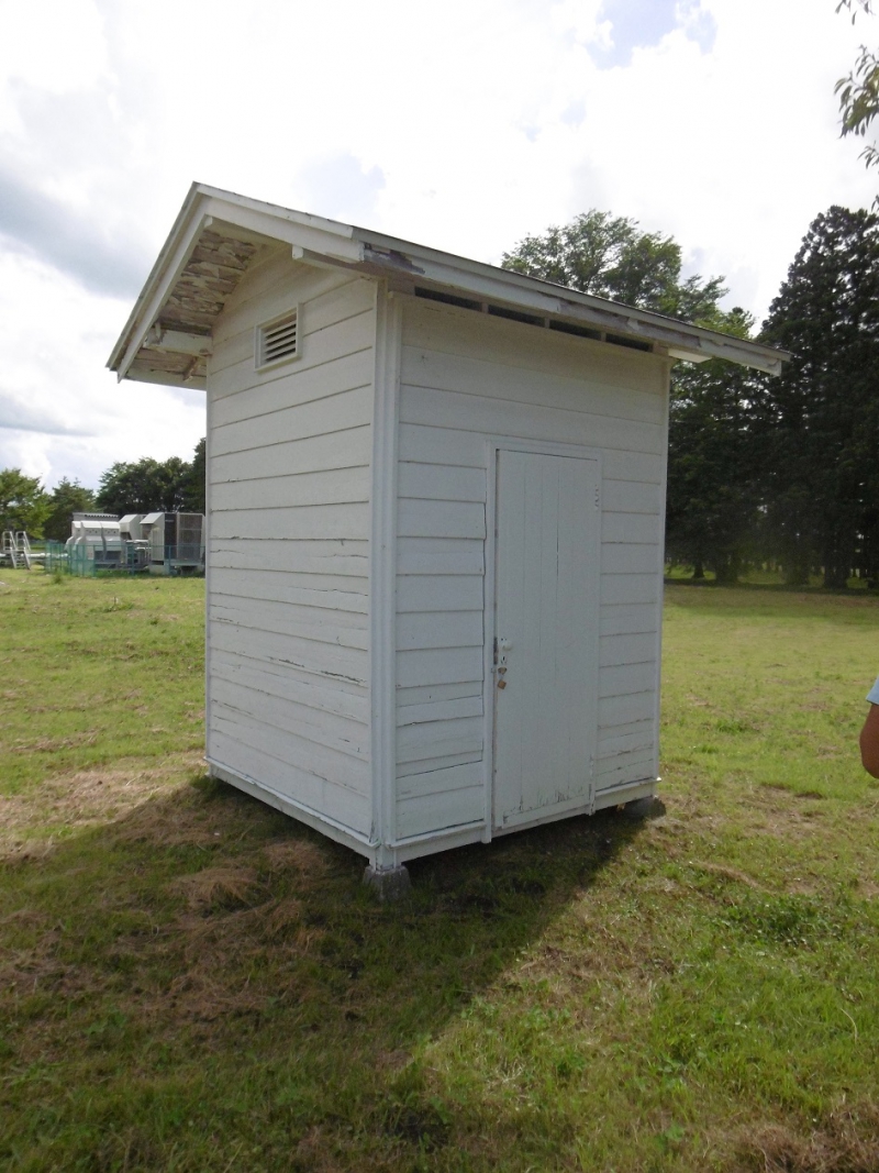 こんなに小さくてぼろぼろの小屋が、国の有形登録文化財に？！所有者も驚きの結果が…。